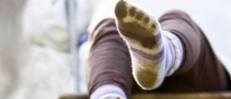 Preporuke i pravila za pranje bijelih čarapa: vraćanje bjeline jednostavnim proizvodima