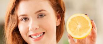 Sitruunamehu hiuksille: reseptit vaalenemiseen ja huuhteluun