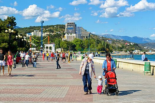 "Островок": москвичи стали чаще бронировать отели в Крыму на майские