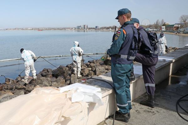 Правкомиссия: Выбросы мазута в Черном море фрагментарны и быстро ликвидируются - новости экологии на ECOportal