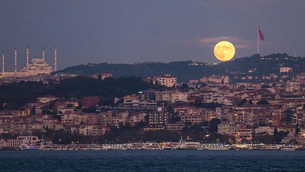 Самым популярным зарубежным направлением на майские праздники оказалась Турция