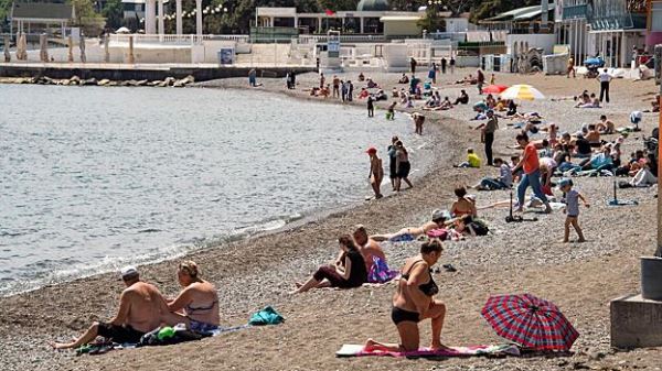 На пляжах Крыма ввели ограничения: что запретили