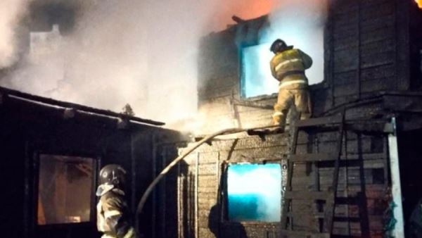 Женщина погибла при пожаре в селе Иркутской области
