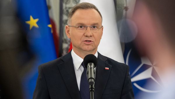 Дуда призвал защитить Польшу с помощью ядерного оружия Франции